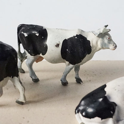 Britains Holstein Dairy Cows Heifers Farm Figure Set
