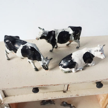 Britains Holstein Dairy Cows Heifers Farm Figure Set