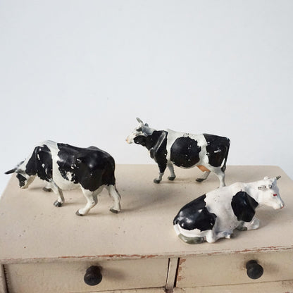 Britains Holstein Dairy Cows Heifers Farm Figure Set