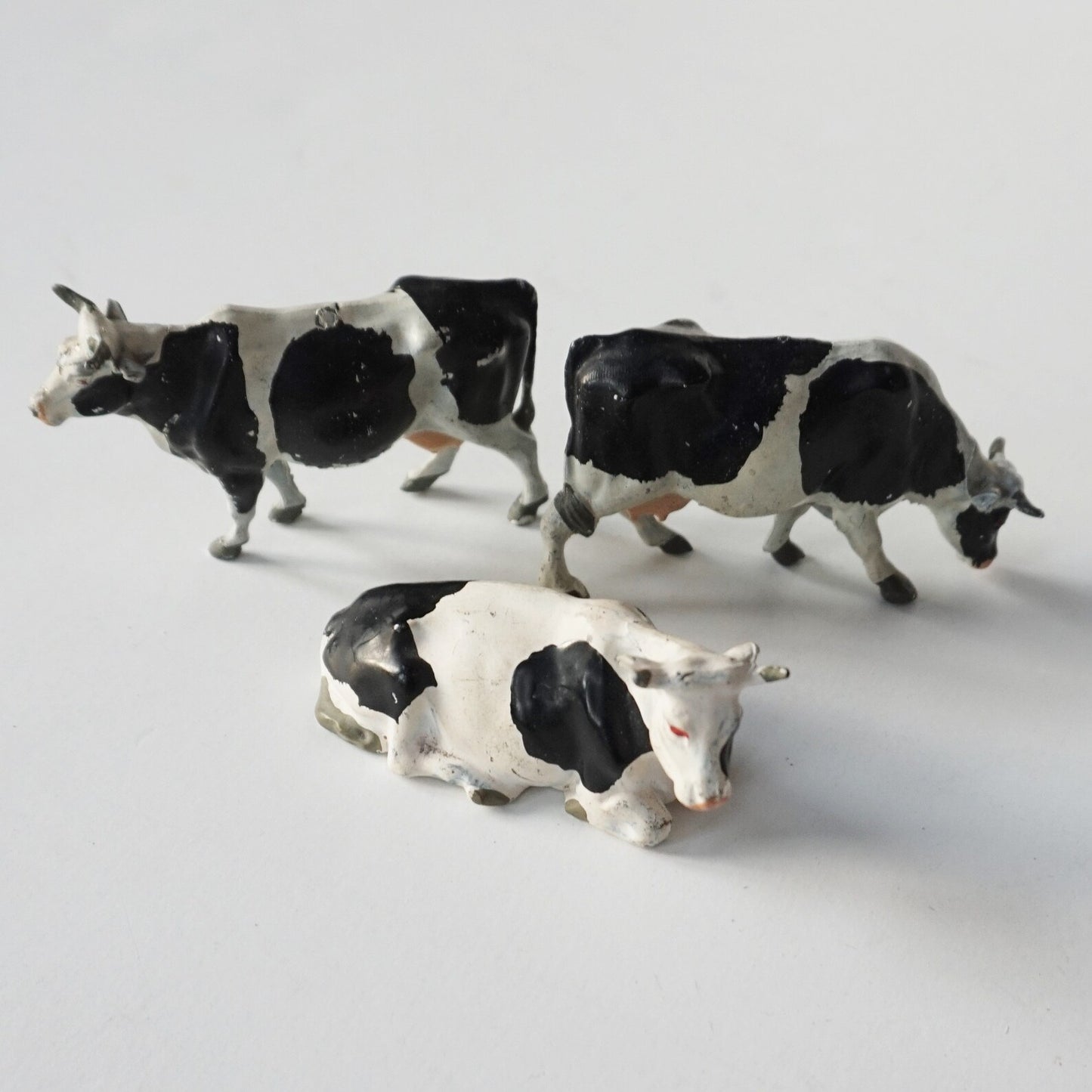 Britains Holstein Dairy Cows Heifers Farm Figure Set