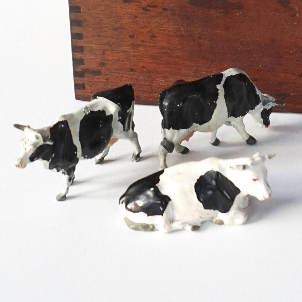 Britains Holstein Dairy Cows Heifers Farm Figure Set