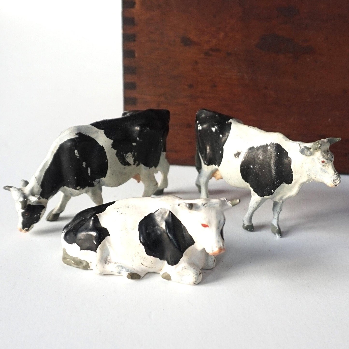 Britains Holstein Dairy Cows Heifers Farm Figure Set