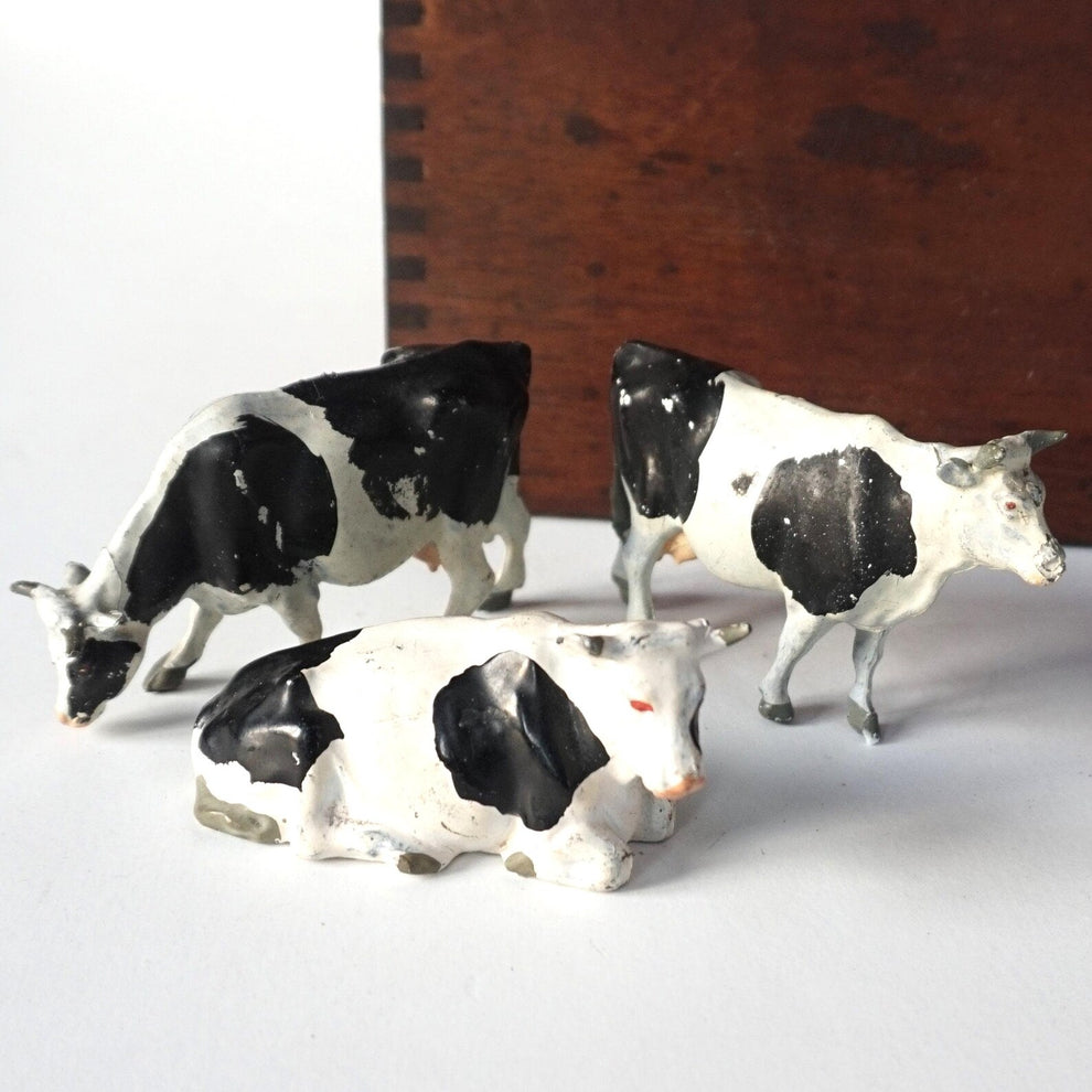 Britains Holstein Dairy Cows Heifers Farm Figure Set